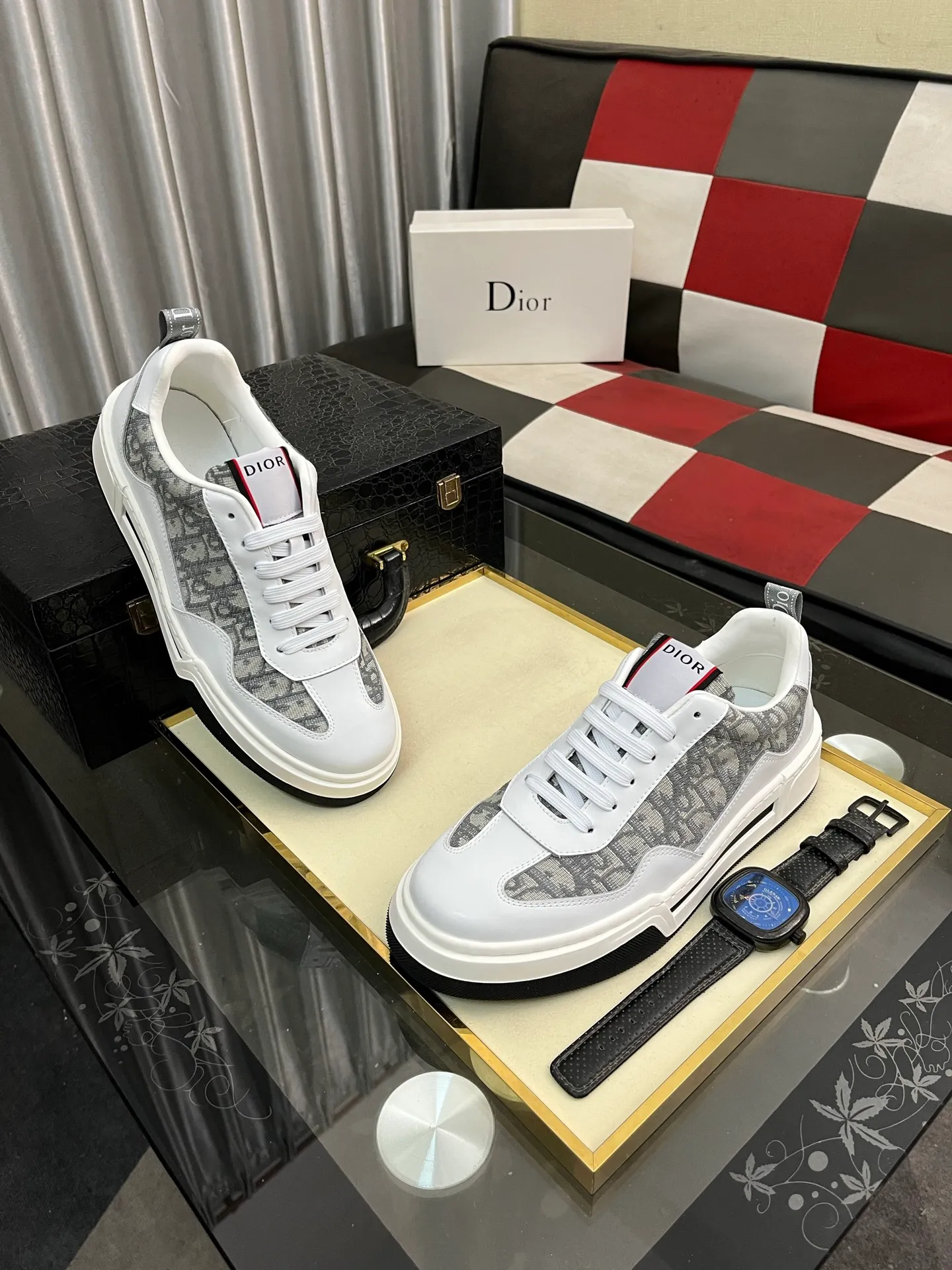 Men's men's shoes 💰420⌚️⌚️[Dior] 25ss new product B01 moral training shoes. The toe size design is a bit wider. The upper foot comfort is perfect. The threads are beautiful. Perfectly adaptable to trousers. Decorated with various classic details. Ideal for daily styling. Can be matched with various casual items to create exquisite looks. Fabric: First layer cowhide/lining sheepskin TPU original outsole Code number: 38-443️⃣Colors available